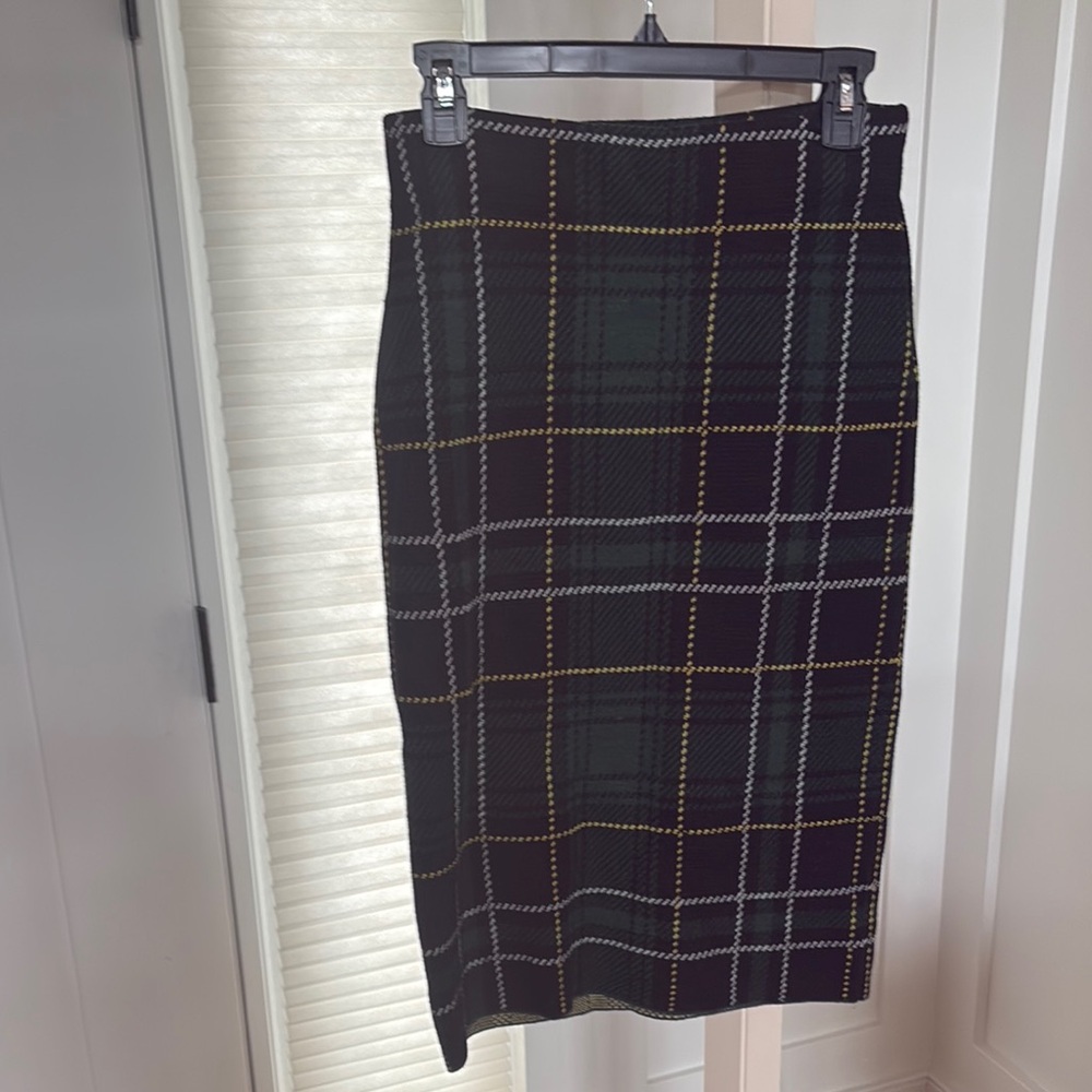 Chic Plaid Pencil Skirt - Black and Green